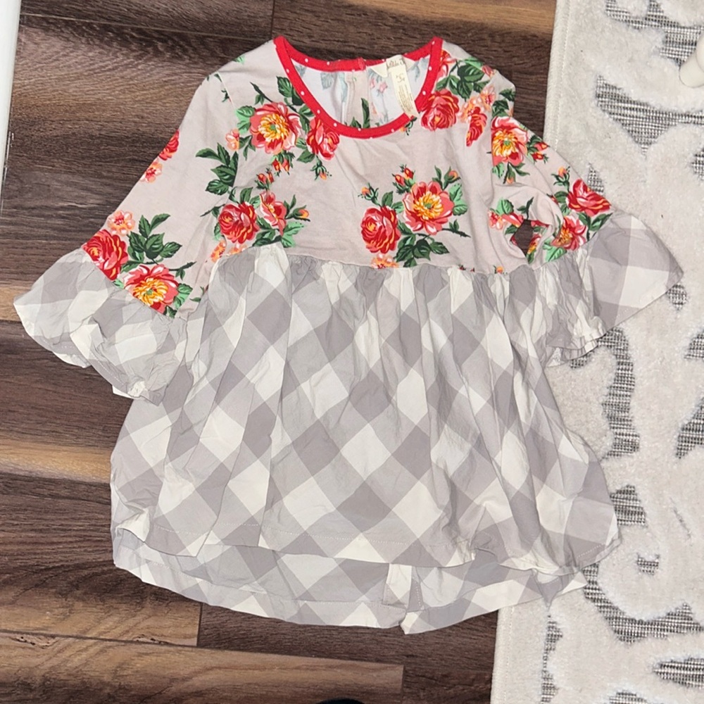 Girls 8 Matilda Jane floral bell sleeve tunic with heart buttons ❤️❤️❤️